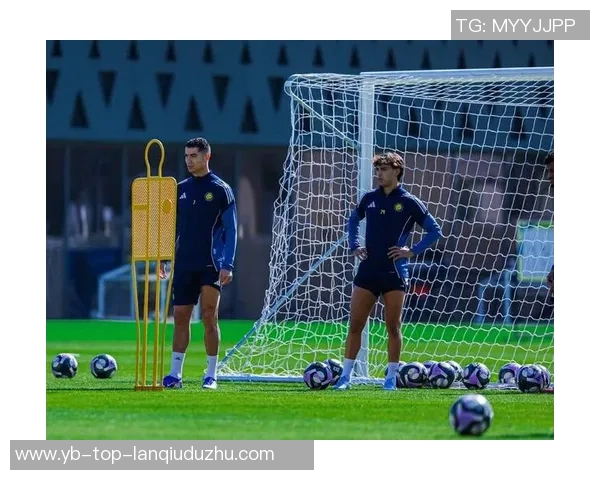 C罗在胜利打入第三球后与对方门将互动和解引发热议